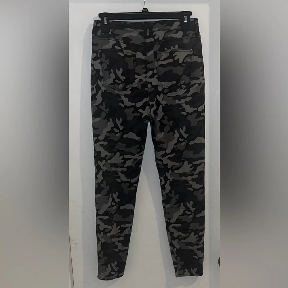 Ladies Black and Gray Skinny Camouflage Pants - Picture 3 of 6
